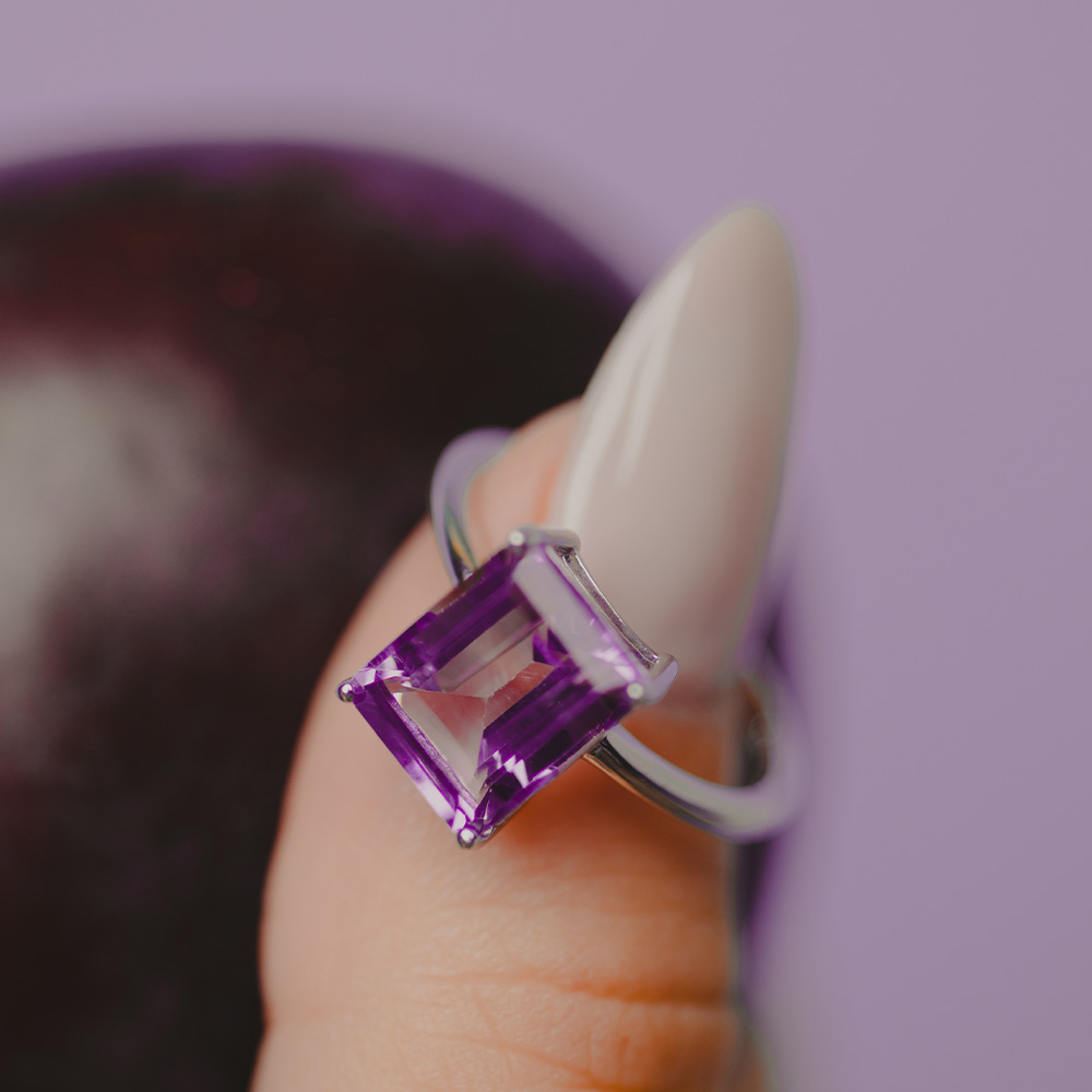 Cleo Ring with Amethyst 10kt White Gold