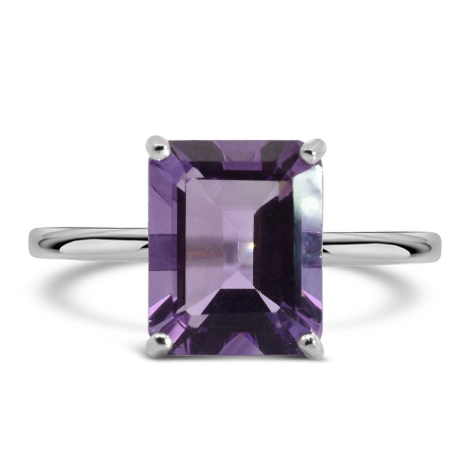 Ring with Amethyst in 10kt White Gold