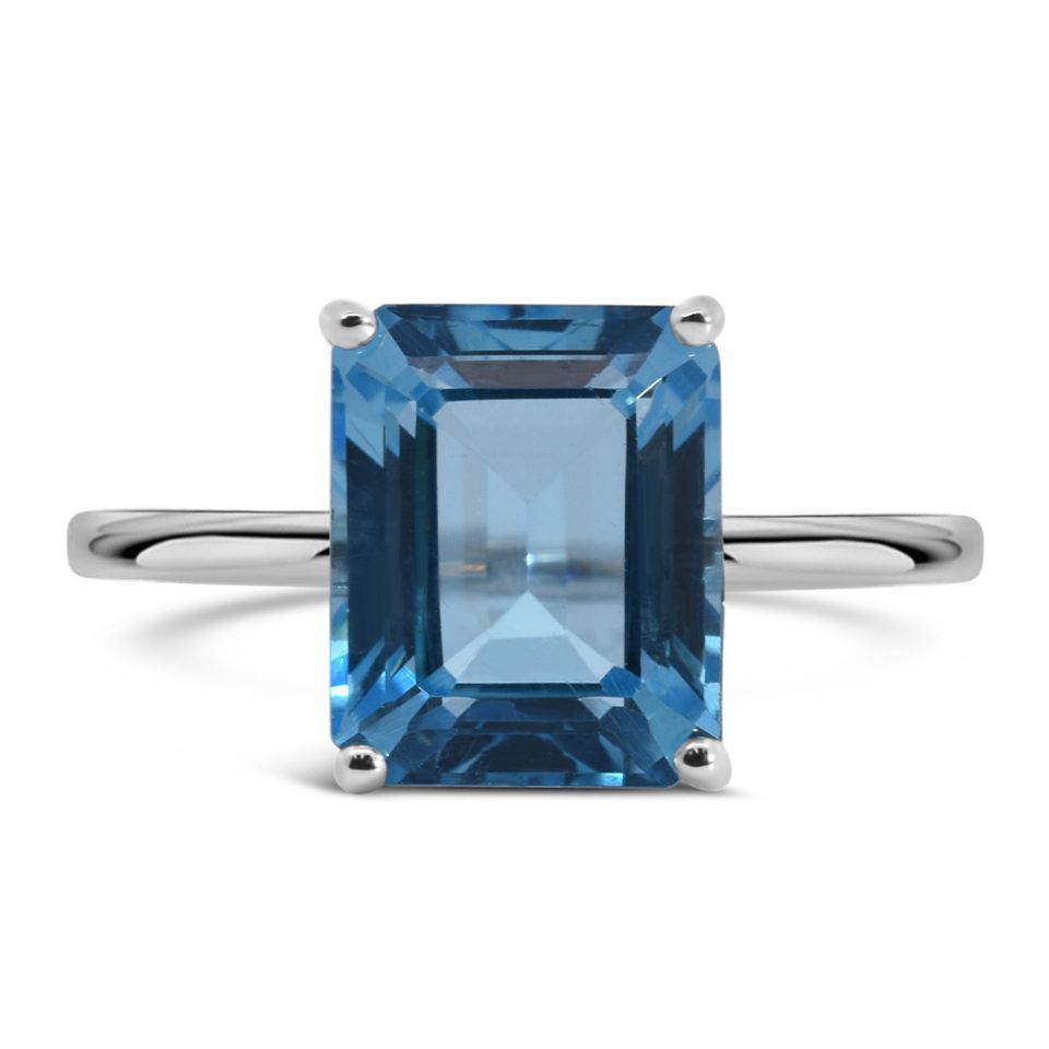 Ring with Swiss Blue Topaz in 10kt White Gold