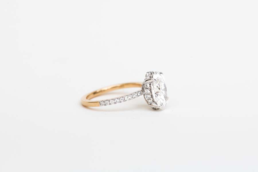 Oval Solitaire Engagement Ring with 2.25 Carat TW of Lab Created Diamonds 14kt Yellow Gold