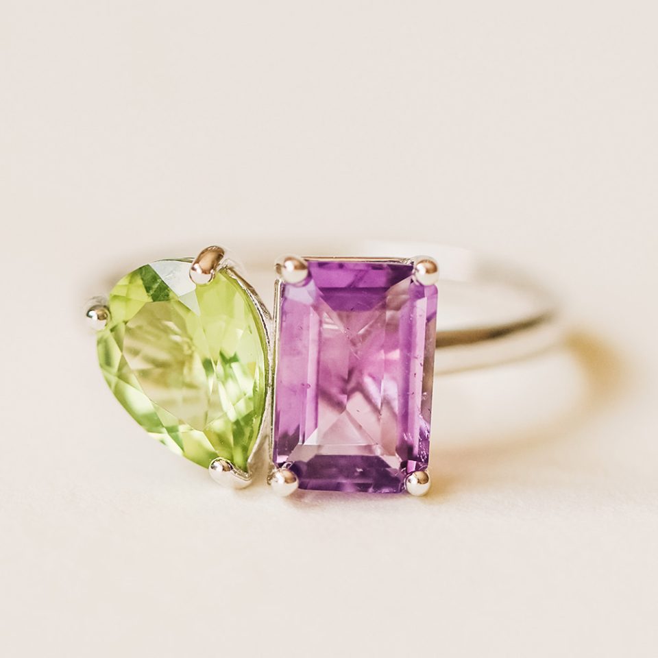 Toi et Moi Ring with Amethyst and Peridot in 14kt White Gold